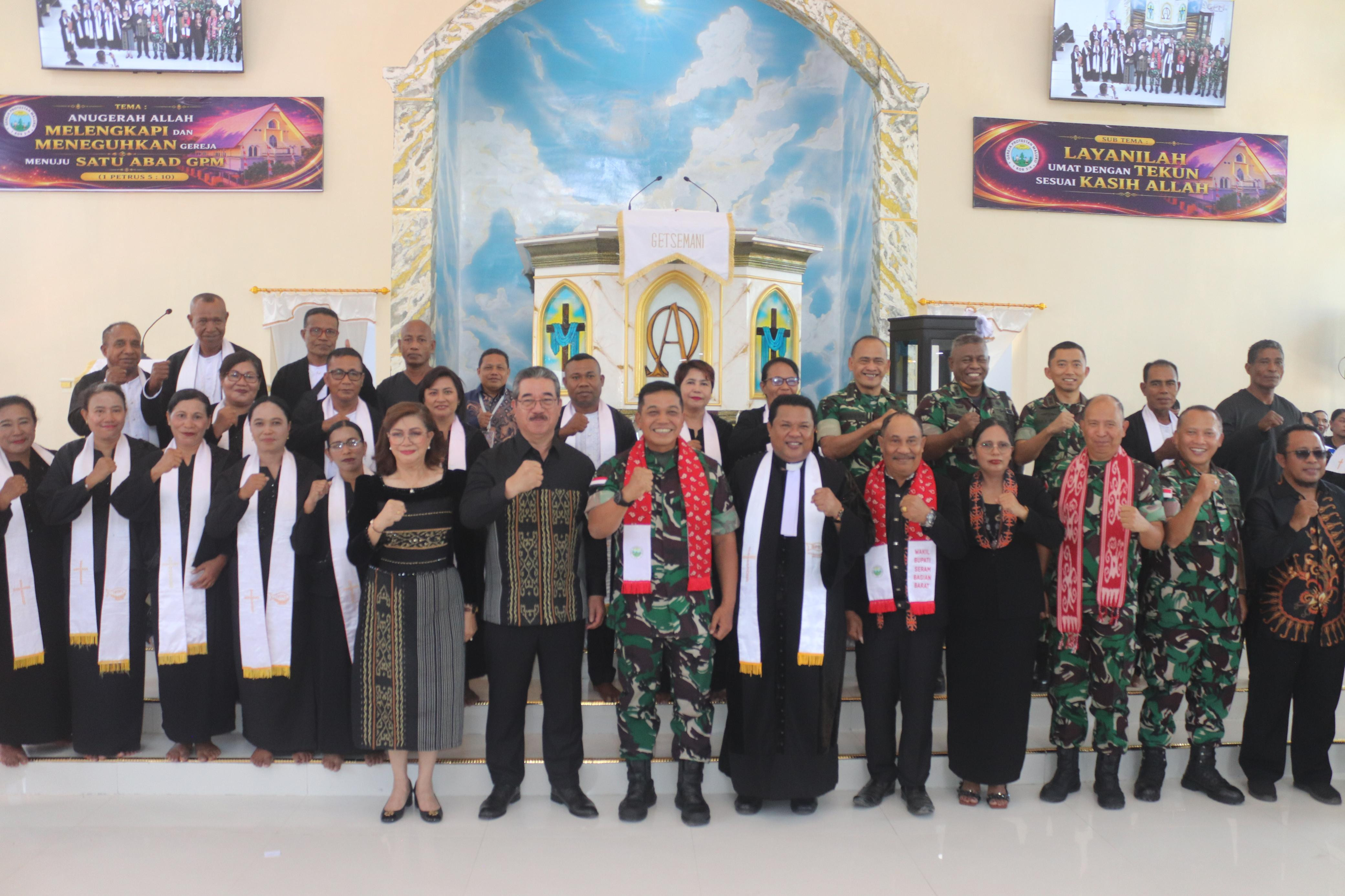 Resmikan Gereja Getsemani Piru, Lewerissa: Gedung Megah Harus Perkuat Persaudaraan
