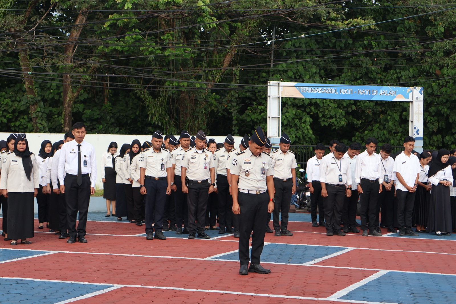 Perkuat Integritas dan Profesionalisme, Kakanwil Ditjenpas Maluku Pimpin Apel Pagi di LPKA Ambon