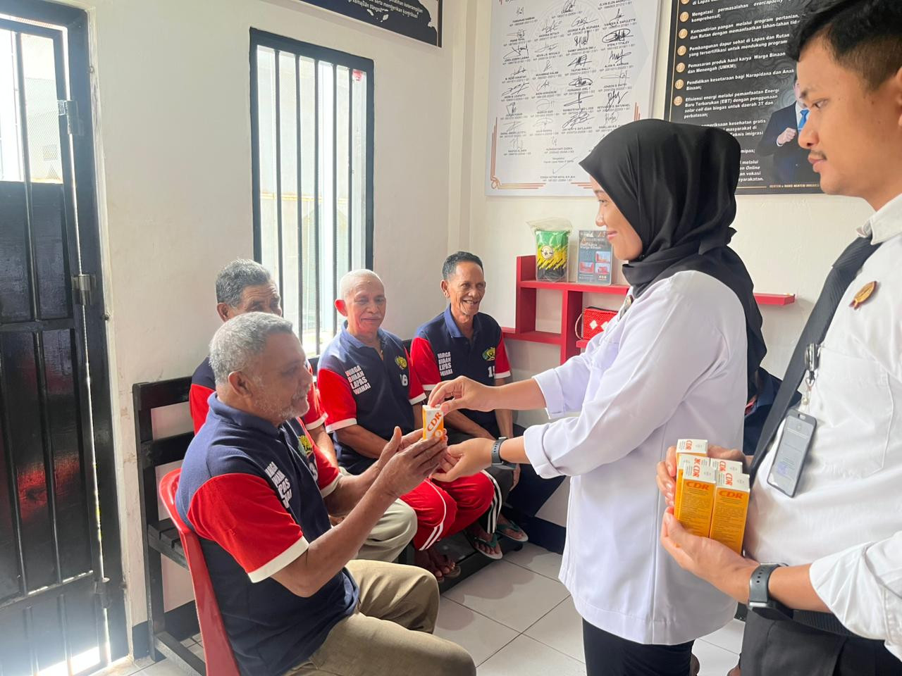 Lapas Wahai Prioritaskan Kesehatan Lansia, Salurkan Vitamin untuk Cegah Osteoporosis