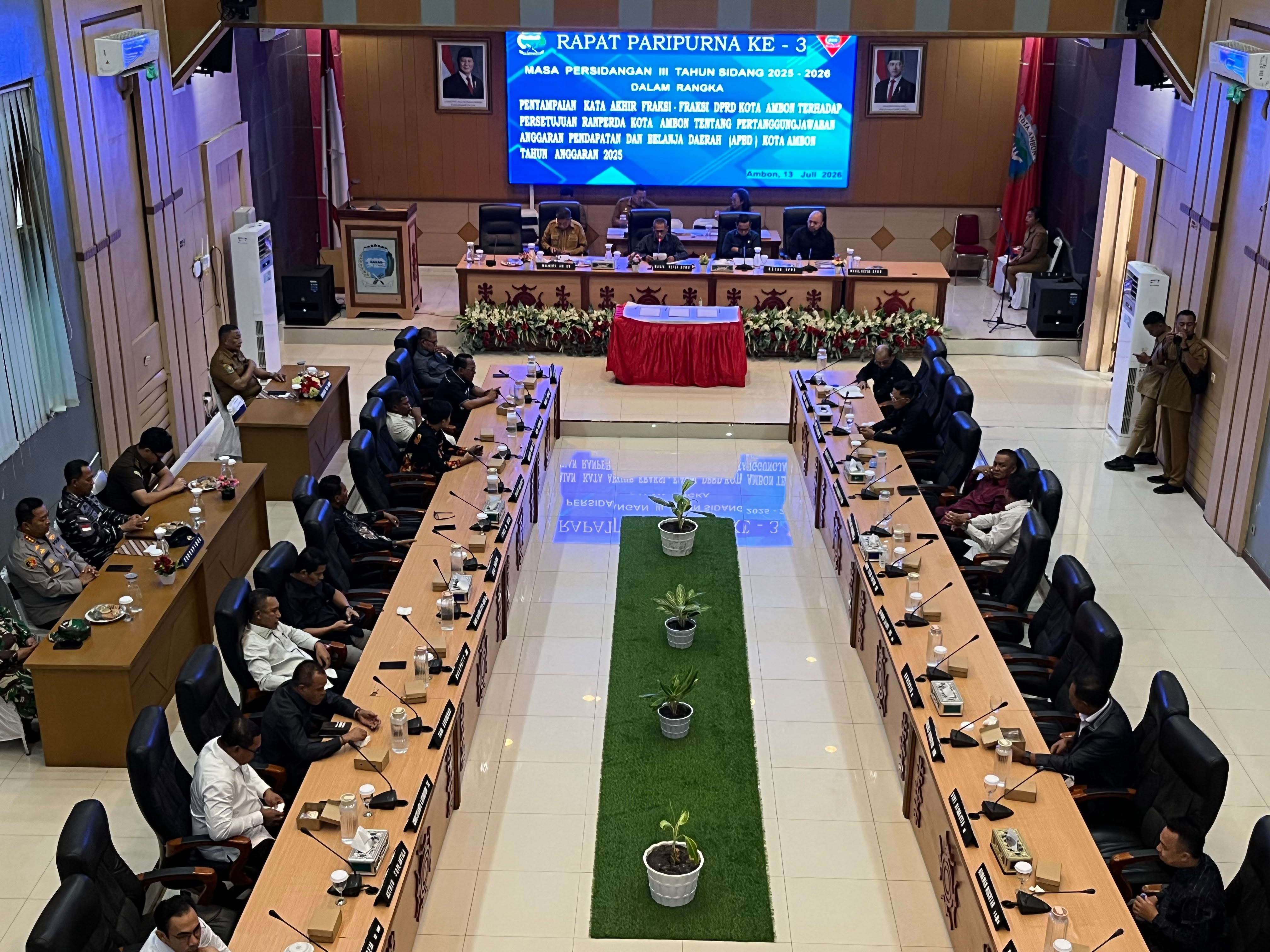 Wattimena Paparkan Pertanggungjawaban APBD 2025 dalam Rapat Paripurna DPRD