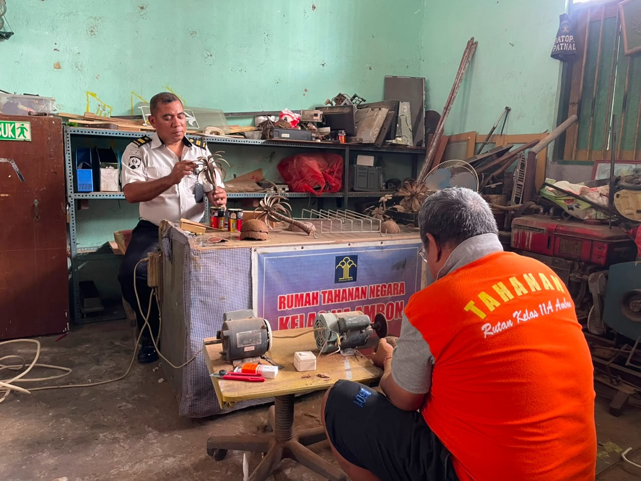 Rutan Ambon Bekali Warga Binaan dengan Budidaya Hidroponik dan Kerajinan Limbah Kelapa