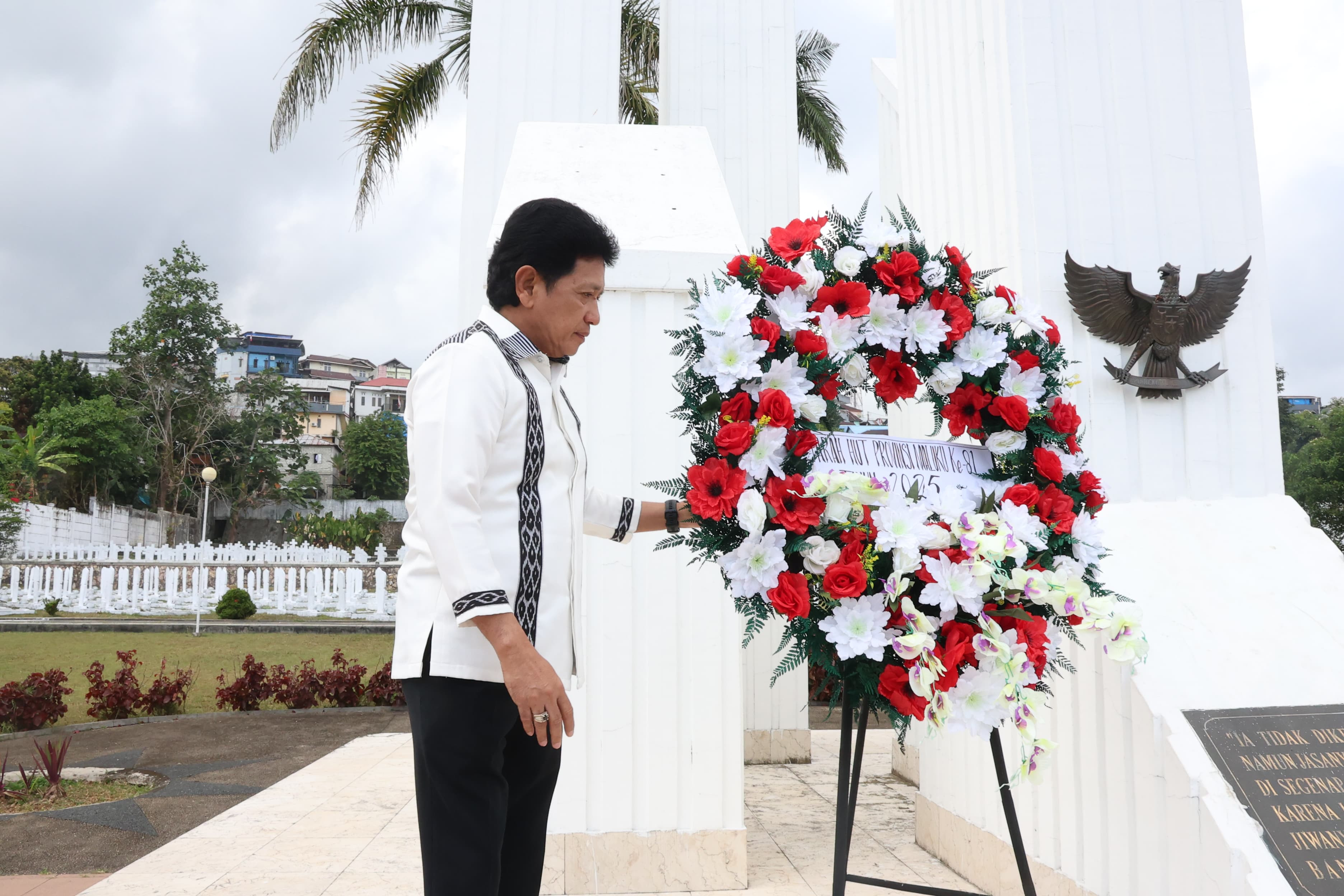 Ziarah HUT ke-81 Maluku, Sekda Sadali Ie Tekankan Semangat Pahlawan dalam Pelayanan ASN