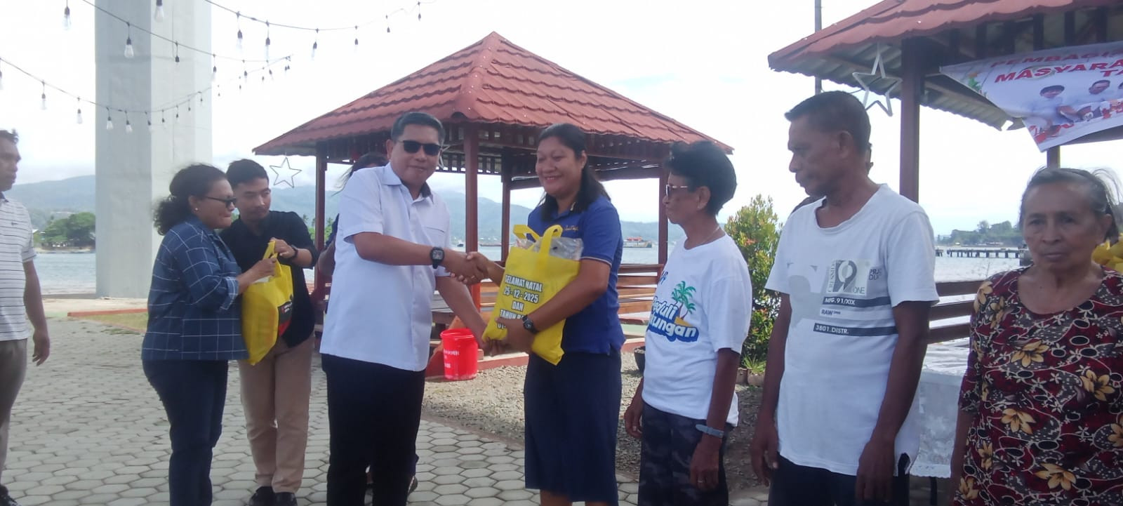 Wali Kota Ambon Apresiasi Pemerintah Galala Salurkan Sembako Merata Bagi Seluruh Warga