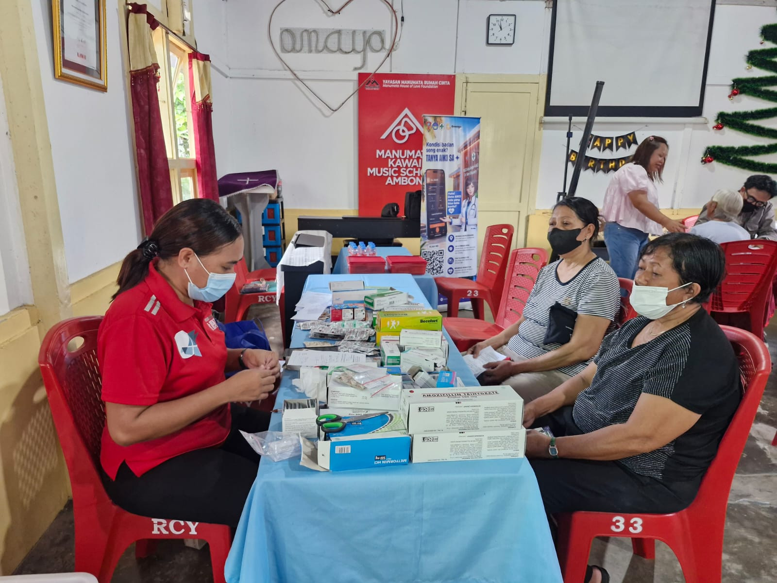 150 Warga Lateri Nikmati Pengobatan Gratis, Yayasan Manumata Gandeng RSUD Ambon