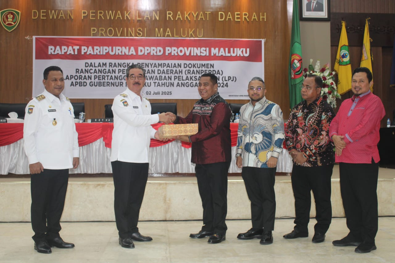 Gubernur Serahkan RANPERDA LPJ Pelaksanaan APBD Provinsi Tahun 2024