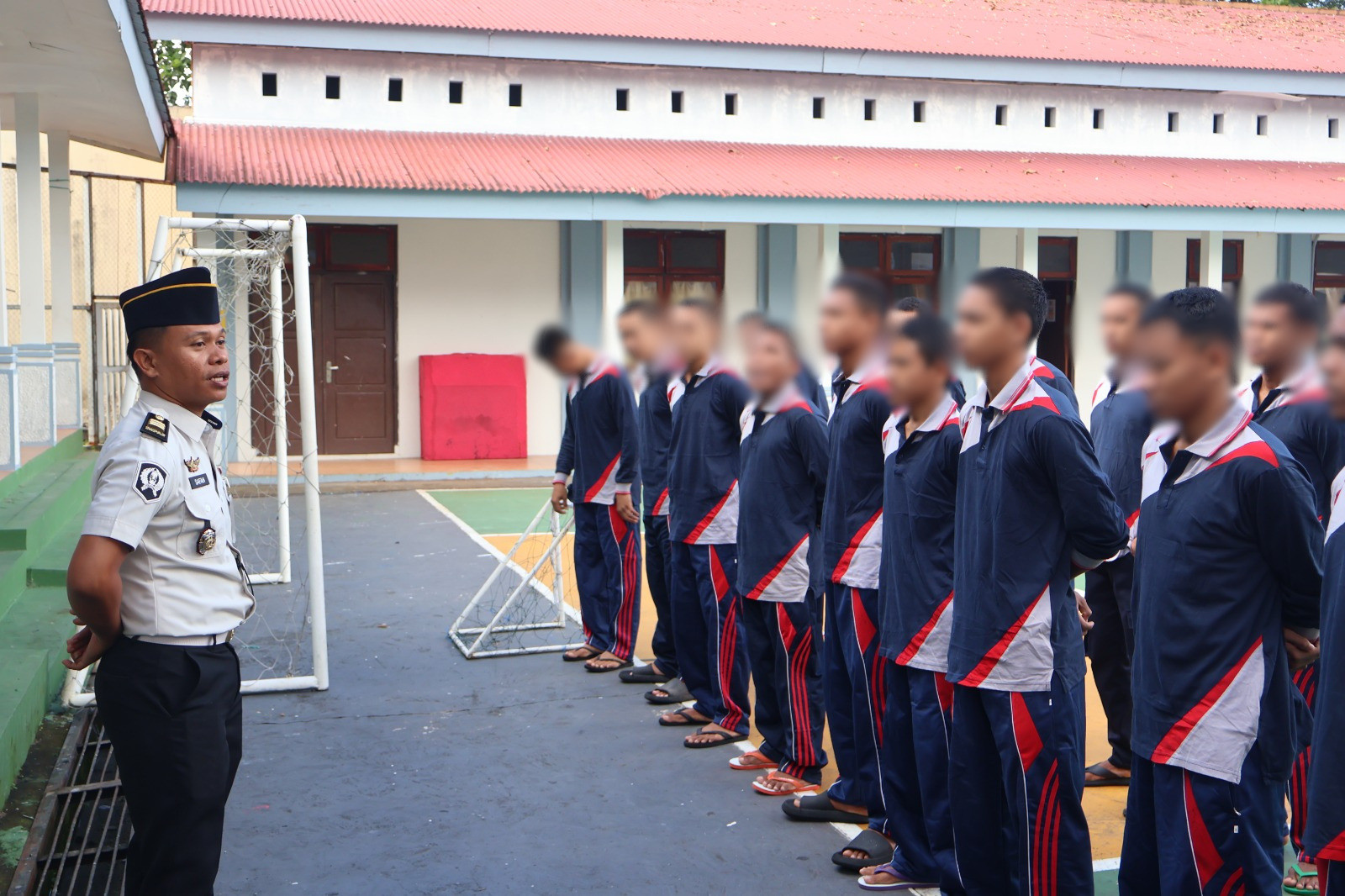 LPKA Ambon dan Polsek Baguala Perkuat Deteksi Dini Lewat Penggeledahan Blok Hunian