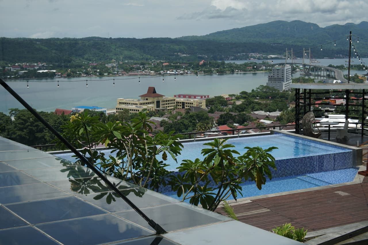 Santika Premiere Ambon Hadirkan Promo Akhir Pekan, Staycation hingga Kuliner Mulai Rp45 Ribu
