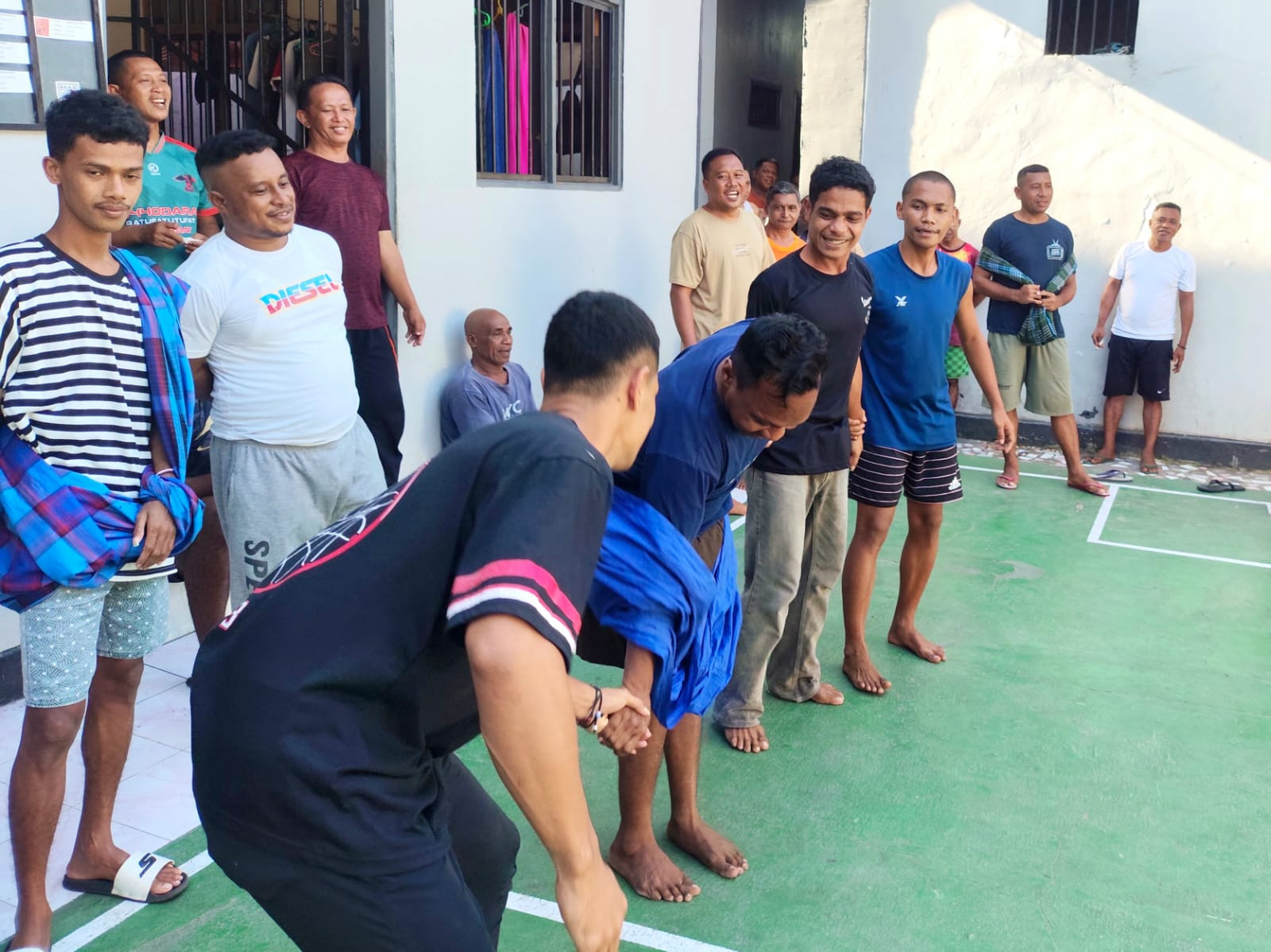 Estafet Sarung Meriahkan HBP Ke-62, Warga Binaan Lapas Wahai Tertawa Lepas