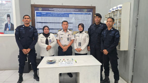 Lapas Kelas III Namlea  Laksanakan Razia,Pastikan Warga Binaan  Dari Barang-barang Terlarang